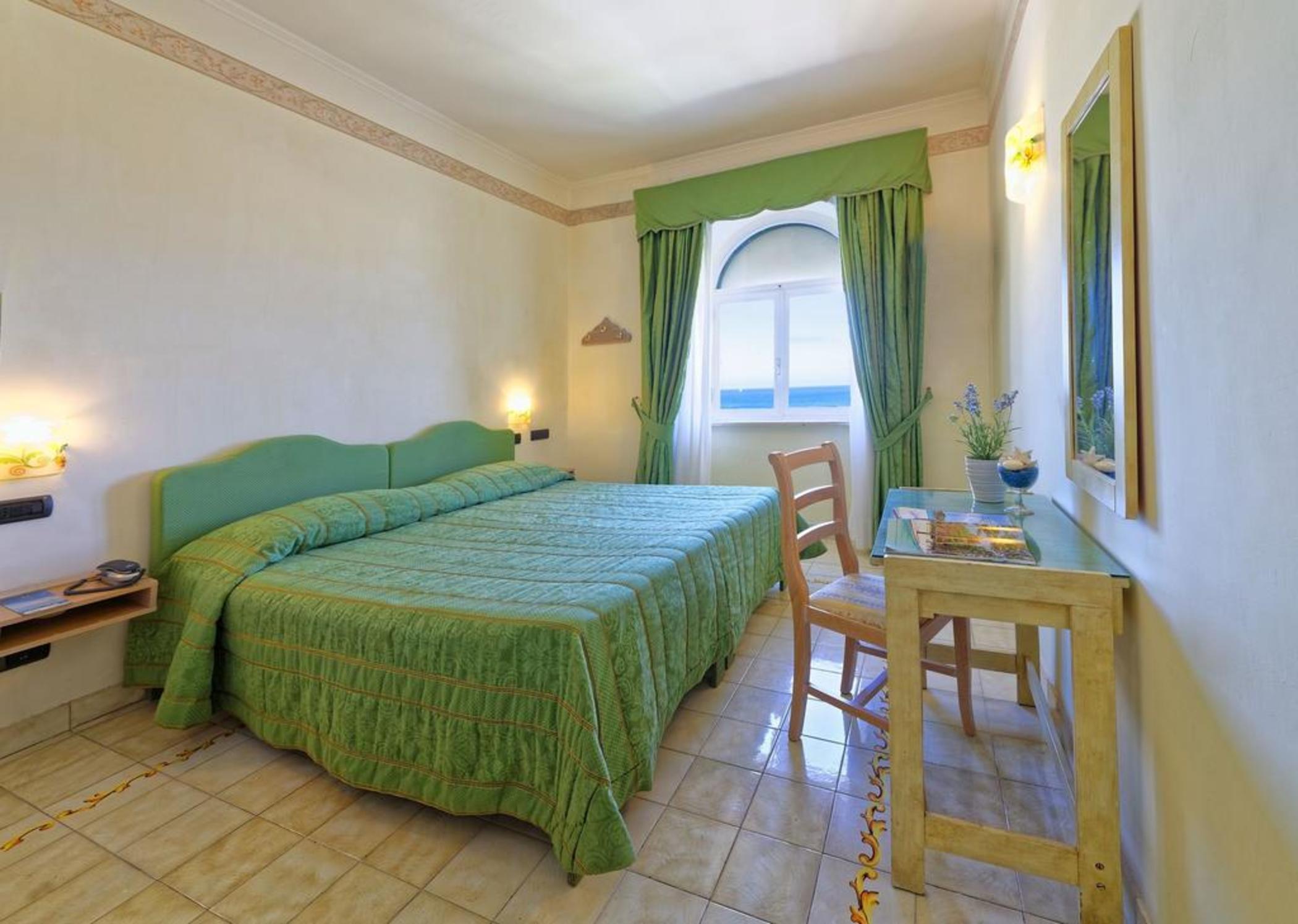Punta Imperatore Hotel 4*