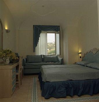 Punta Imperatore Hotel